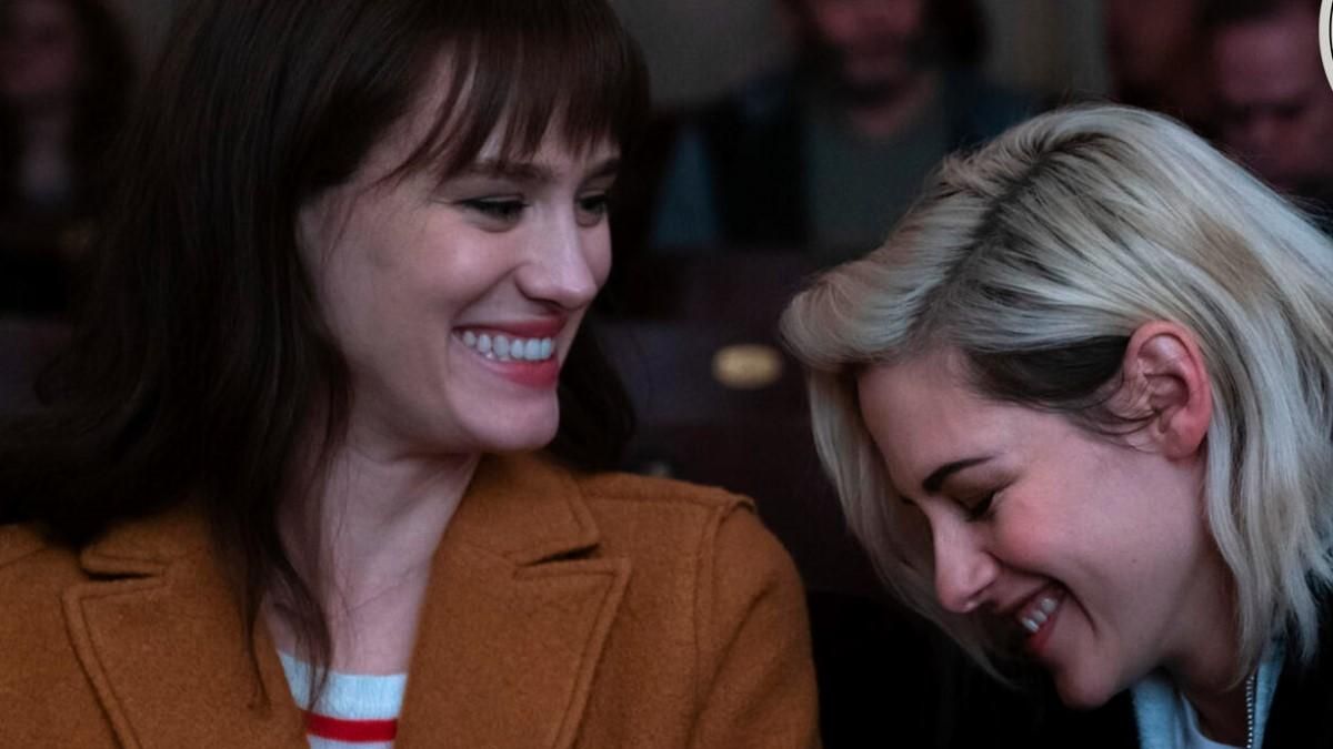 Крістен Стюарт знімається у різдвяній комедії: перші фото зачарували мережу Крістен Стюарт знімається у різдвяній комедії: перші фото зачарували мережу