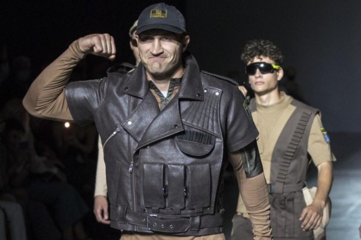Владимир Кличко стал моделью Ukrainian Fashion Week на показе одежды для киевских коммунальщиков