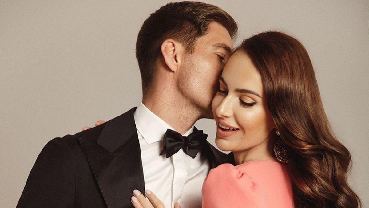 Поніс покарання за всіх розлучених у шоу-бізнесі: наречена Остапчука різко відреагувала на хейт Поніс покарання за всіх розлучених у шоу-бізнесі: наречена Остапчука різко відреагувала на хейт