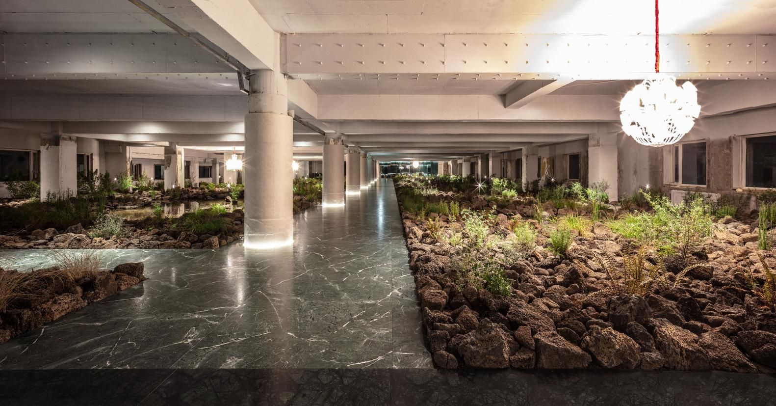 Потічок у вітальні та мох на столі: еко інтер'єр з Південної Кореї – фото Потічок у вітальні та мох на столі: еко інтер'єр з Південної Кореї – фото