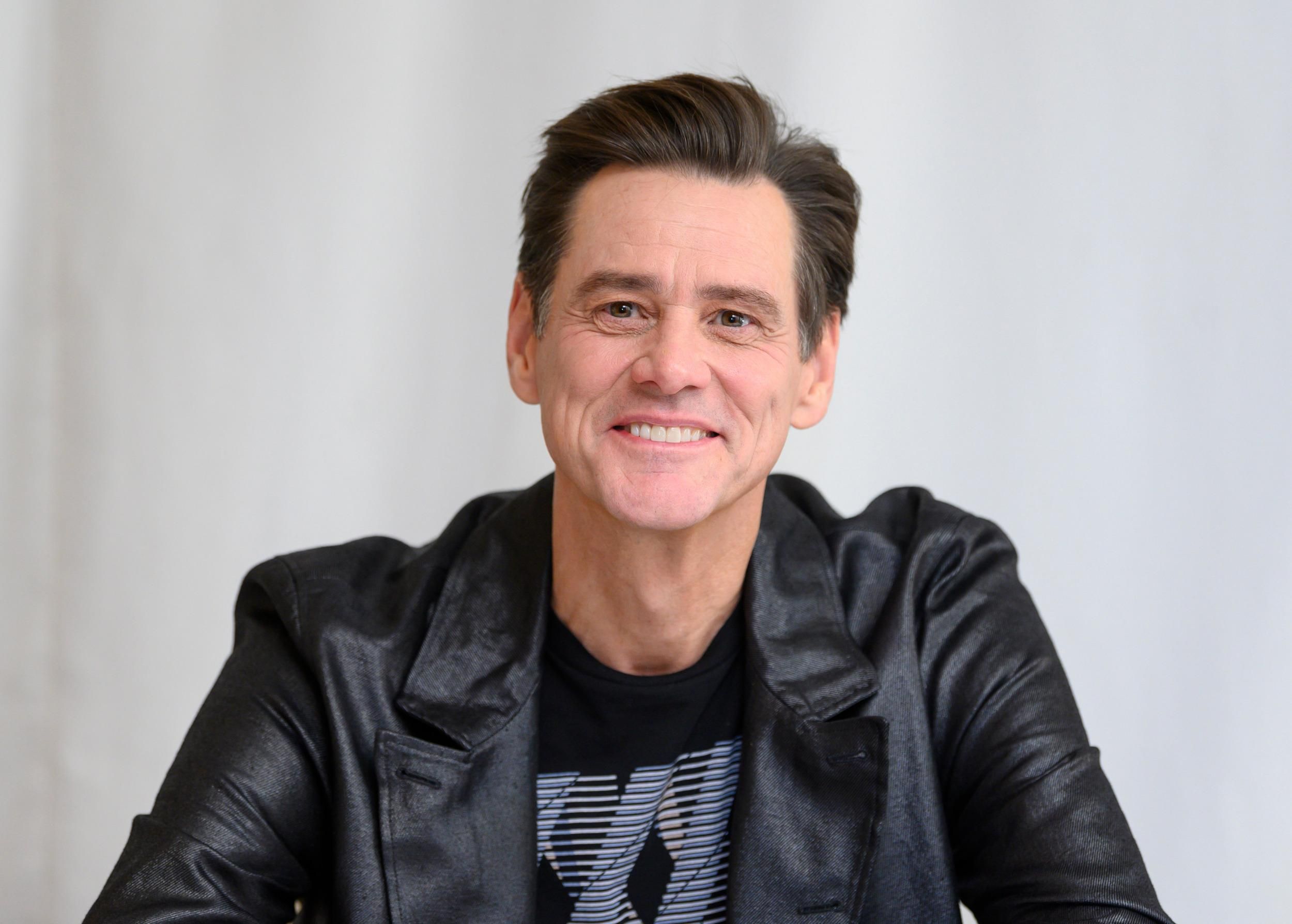 Трамп разрушил американские жизни: Джим Керри выступил против президента США Трамп разрушил американские жизни: Джим Керри выступил против президента США