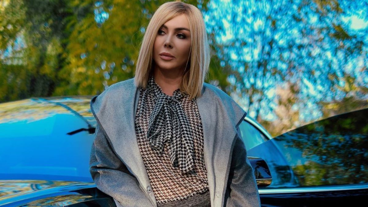 У леопардових босоніжках і халаті-кімоно: Ірина Білик підкорила ефектним аутфітом – фото У леопардових босоніжках і халаті-кімоно: Ірина Білик підкорила ефектним аутфітом – фото