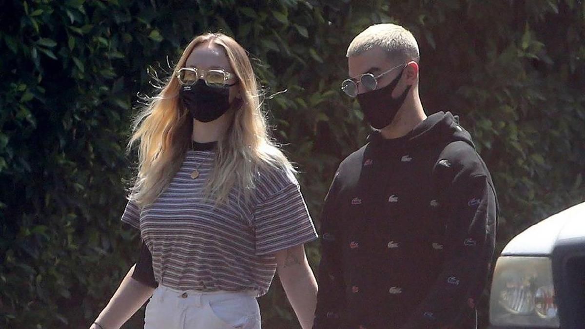 Софі Тернер і Джо Джонас вперше після народження доньки з’явилися в об’єктивах папараці Софі Тернер і Джо Джонас вперше після народження доньки з’явилися в об’єктивах папараці