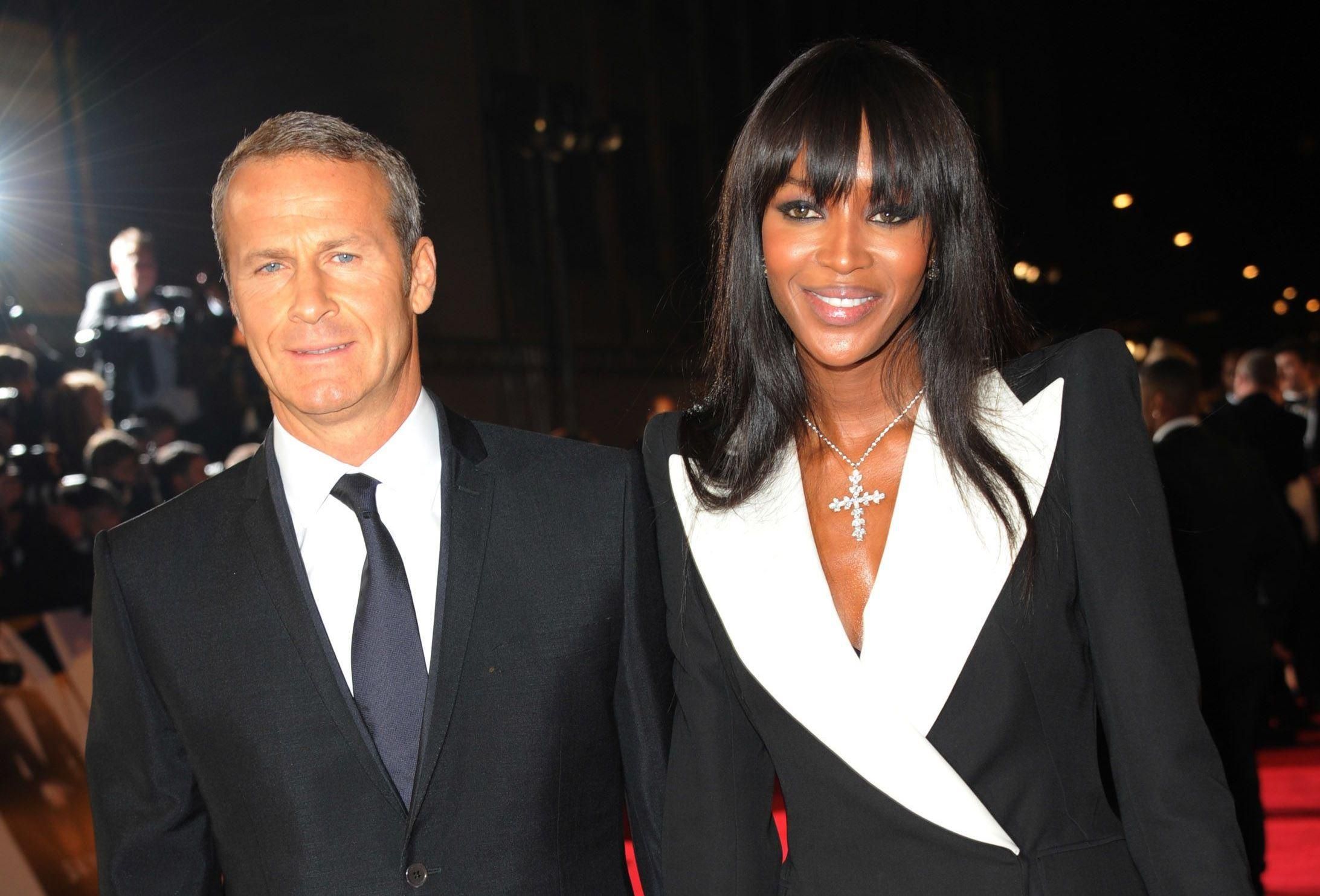 Екскоханий Наомі Кемпбелл подав на неї в суд: вимагає від моделі повернення боргів Екскоханий Наомі Кемпбелл подав на неї в суд: вимагає від моделі повернення боргів