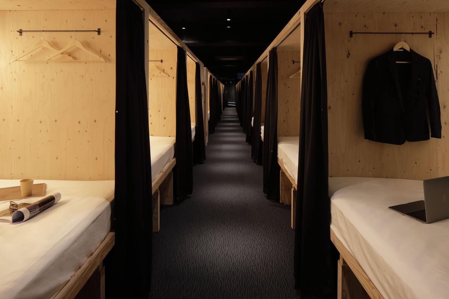 Купейні місця в центрі Хіросіми: в Японії відкрили готель з мініатюрними номерами – фото 