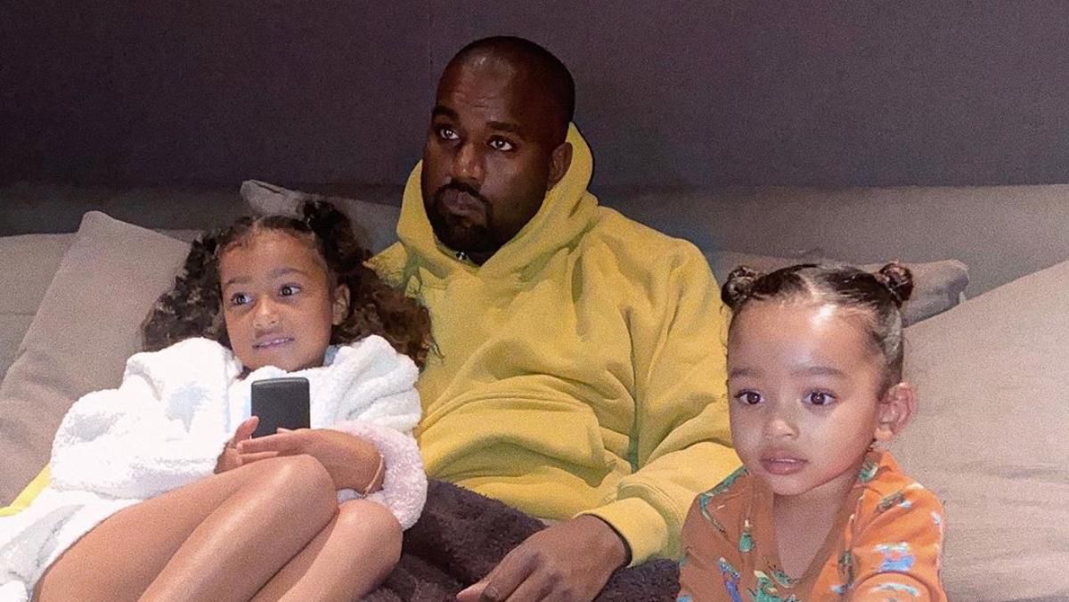 З комплексом Бога: кандидат в президенти США Каньє Вест спантеличив християнським "перформансом" З комплексом Бога: кандидат в президенти США Каньє Вест спантеличив християнським "перформансом"