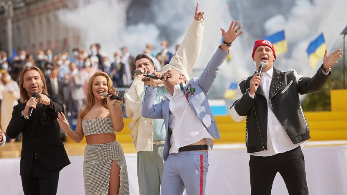 Попурри ко Дню Независимости: артисты выступали бесплатно Попурри ко Дню Независимости: артисты выступали бесплатно