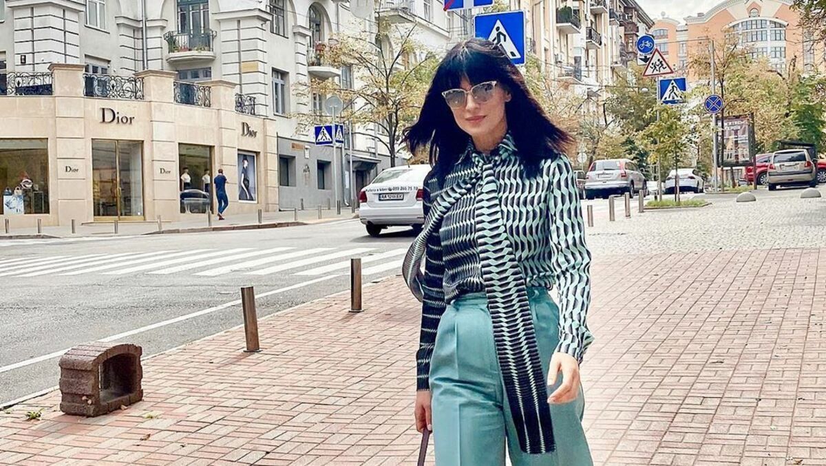 В бархатной блузке: Маша Ефросинина поразила сеть безупречным образом – фото В бархатной блузке: Маша Ефросинина поразила сеть безупречным образом – фото