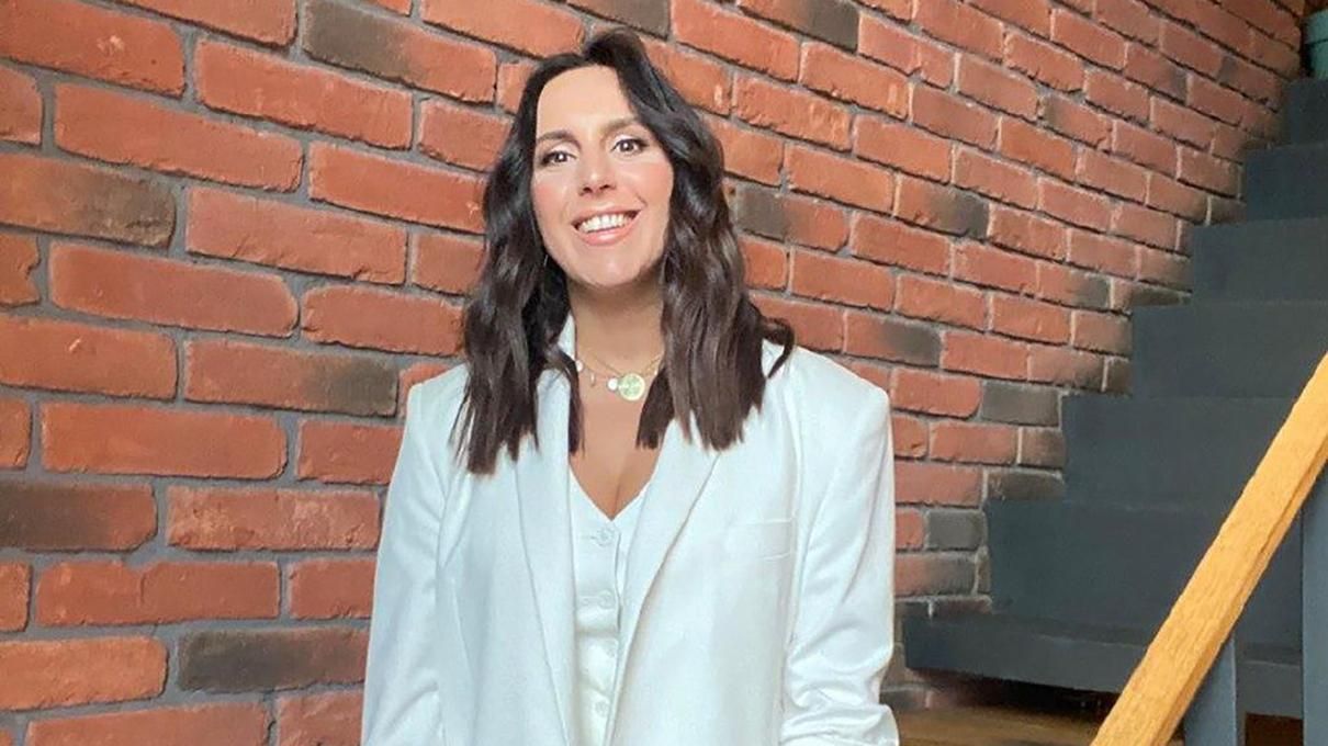 У молочному костюмі: Джамала засвітила трендовий образ – фото У молочному костюмі: Джамала засвітила трендовий образ – фото