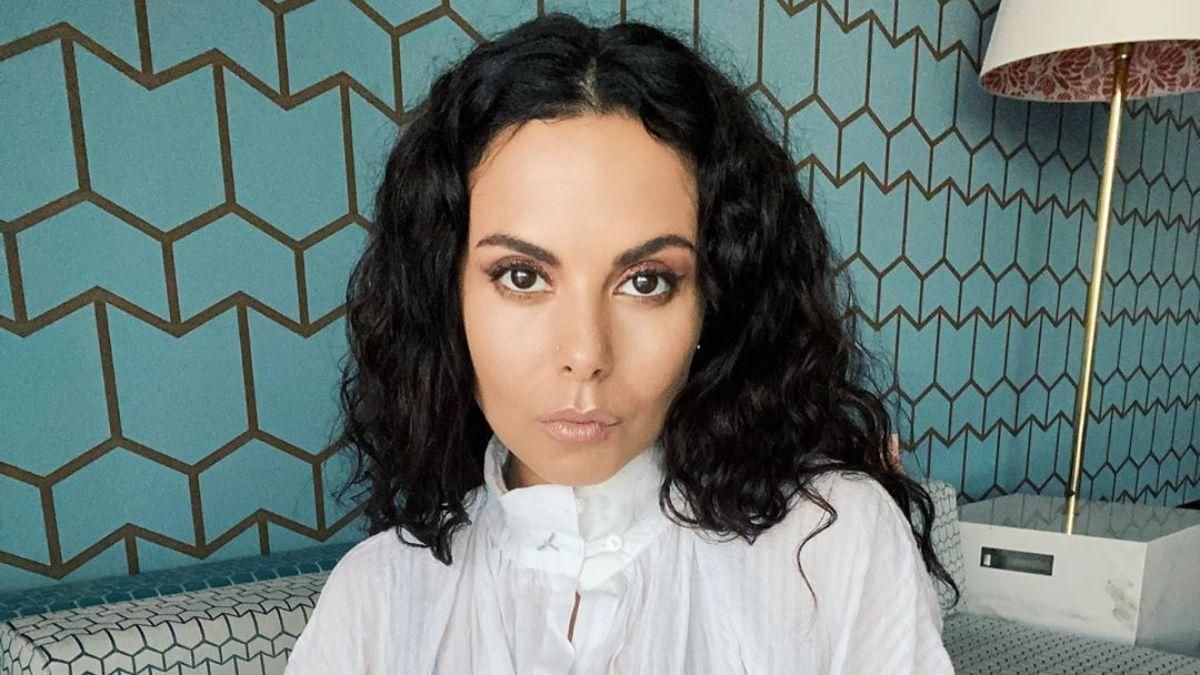 В белом платье: Настя Каменских поразила безупречным образом – фото В белом платье: Настя Каменских поразила безупречным образом – фото