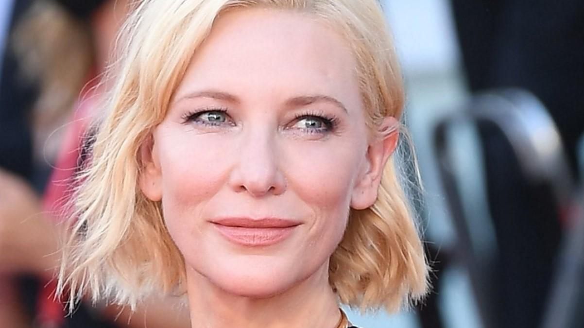 В роскошном платье Armani: новый выход Кейт Бланшетт на Венецианском кинофестивале В роскошном платье Armani: новый выход Кейт Бланшетт на Венецианском кинофестивале