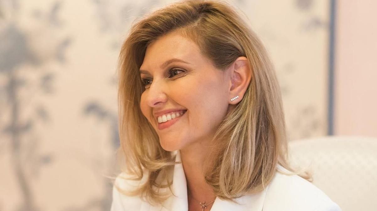 У бездоганній сукні: Олена Зеленська підкорила образом на офіційному заході – фото У бездоганній сукні: Олена Зеленська підкорила образом на офіційному заході – фото