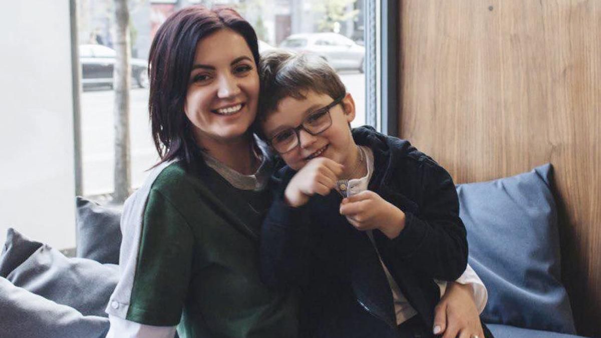 У розкішному комбінезоні: Оля Цибульська вийшла на подіум з сином – чарівне фото У розкішному комбінезоні: Оля Цибульська вийшла на подіум з сином – чарівне фото