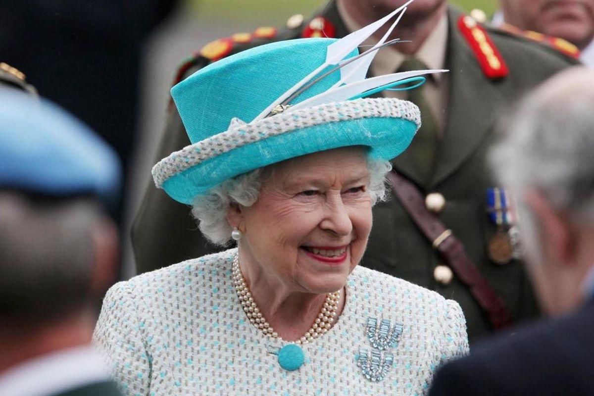 Подарунок президента Сінгапуру: якою є улюблена брошка королеви Єлизавети