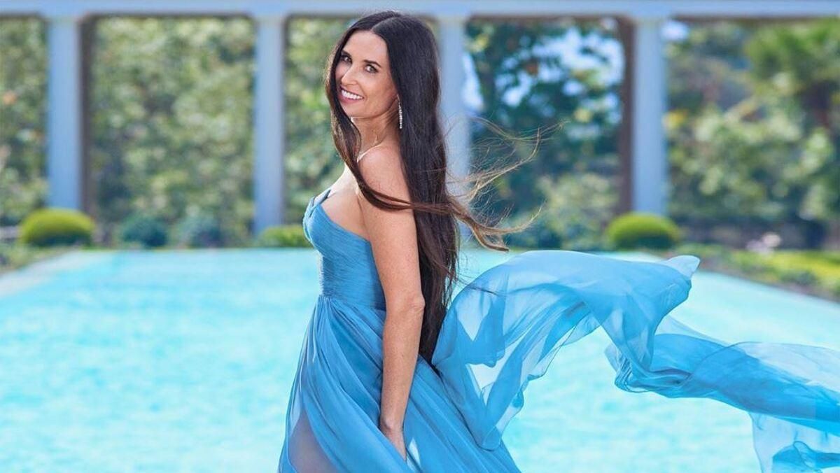 Актриса Деми Мур показала свое детское фото: милый снимок очаровал сеть Актриса Деми Мур показала свое детское фото: милый снимок очаровал сеть