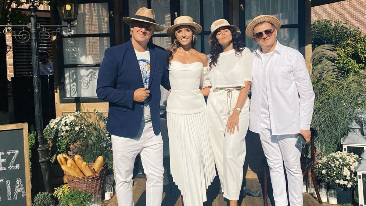 Настя Каменських поділилася яскравими світлинами з дня народження Каті Осадчої Настя Каменських поділилася яскравими світлинами з дня народження Каті Осадчої