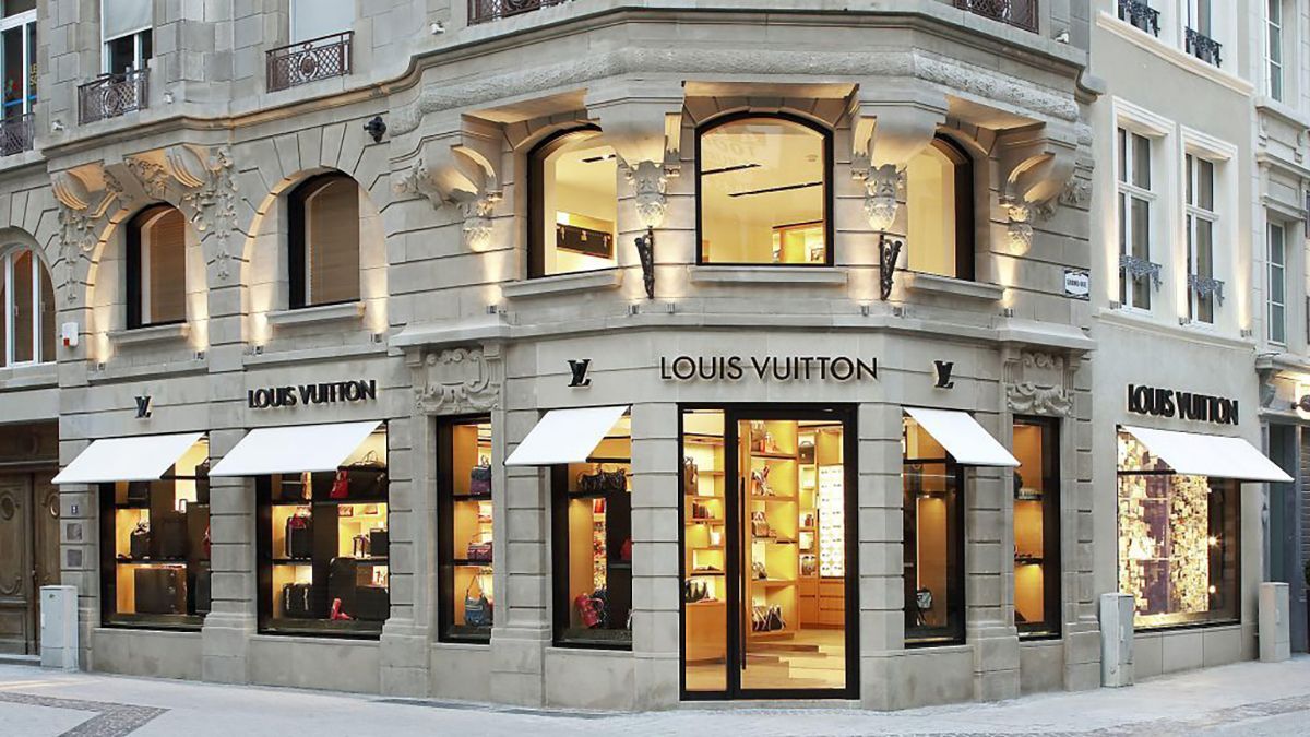 Захист від коронавірусу та сонця: Louis Vuitton випустив маски за 960 доларів – фото Захист від коронавірусу та сонця: Louis Vuitton випустив маски за 960 доларів – фото