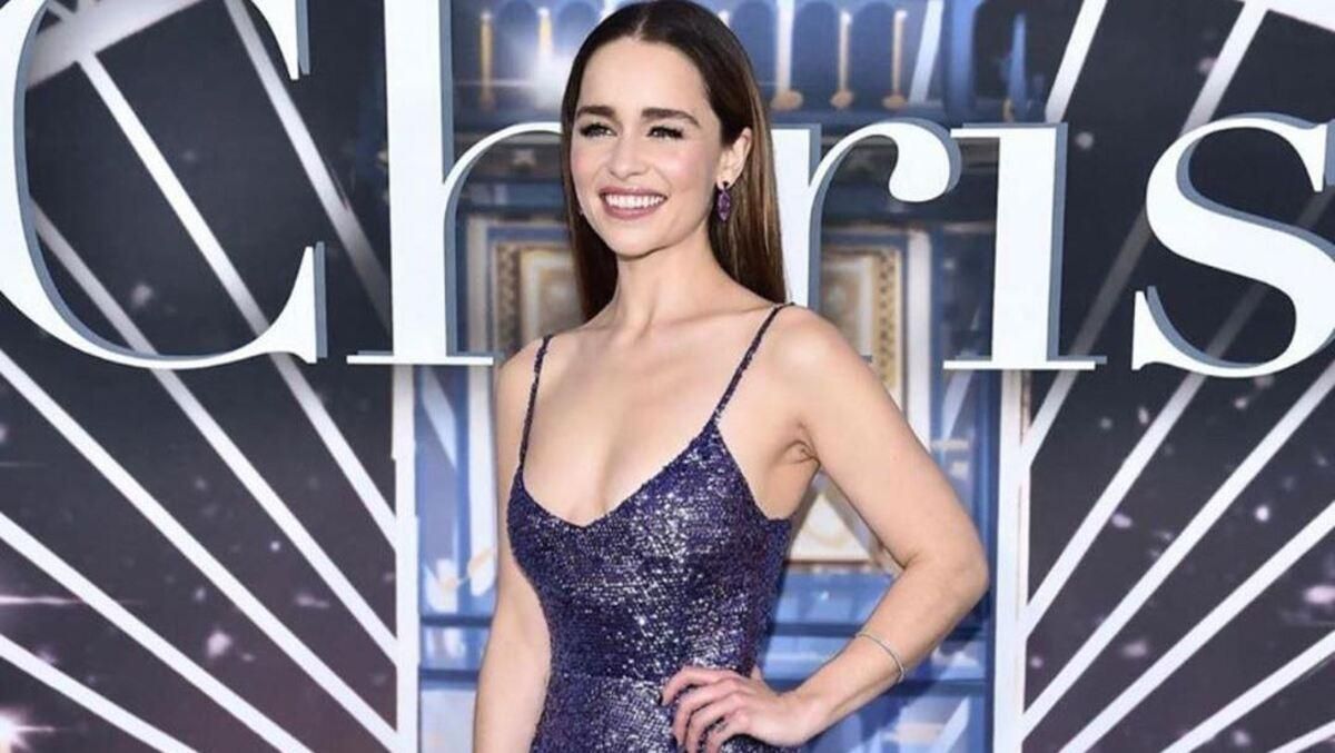 Емілію Кларк побачили на прогулянці з зіркою серіалу "Корона" Меттом Смітом, – ЗМІ Емілію Кларк побачили на прогулянці з зіркою серіалу "Корона" Меттом Смітом, – ЗМІ