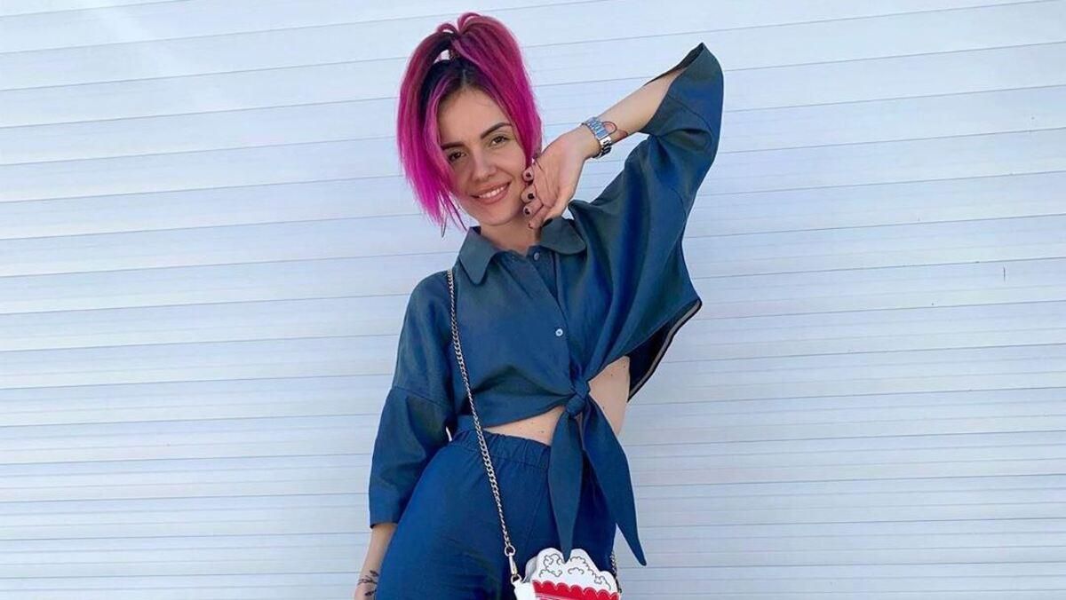 В пиджаке и джинсах: MamaRika похвасталась стильным образом – фото В пиджаке и джинсах: MamaRika похвасталась стильным образом – фото