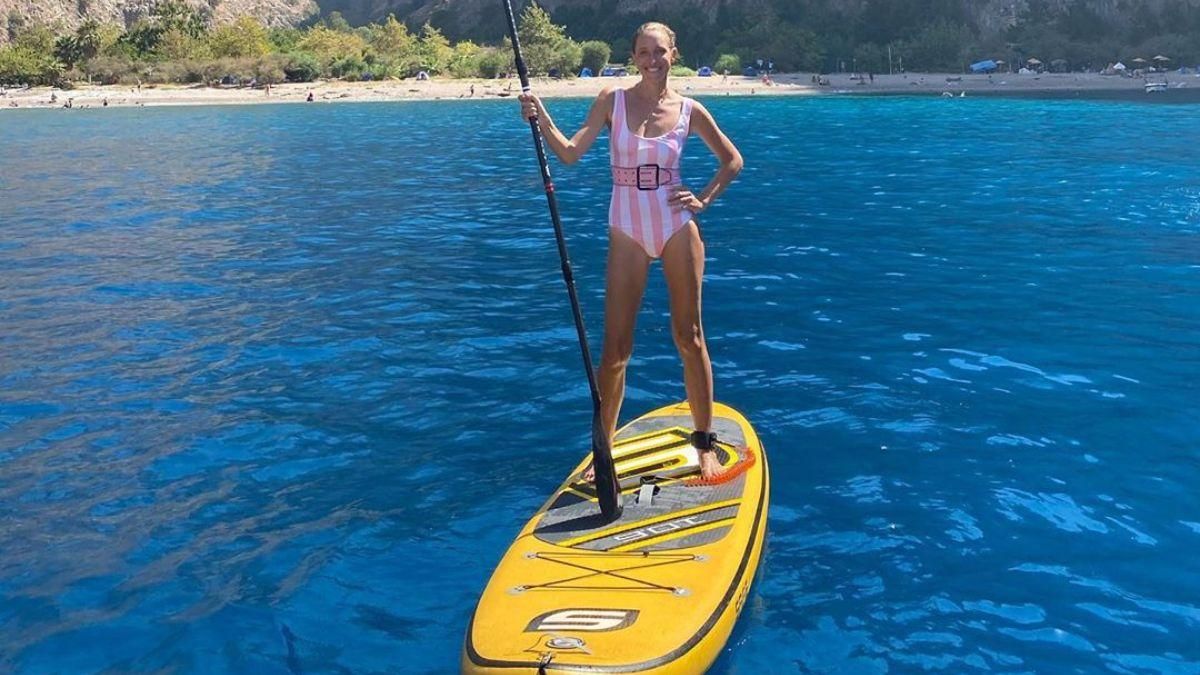 У звабливому бікіні на сапсерфінгу: Катя Осадча показала розваги в Туреччині – фото У звабливому бікіні на сапсерфінгу: Катя Осадча показала розваги в Туреччині – фото