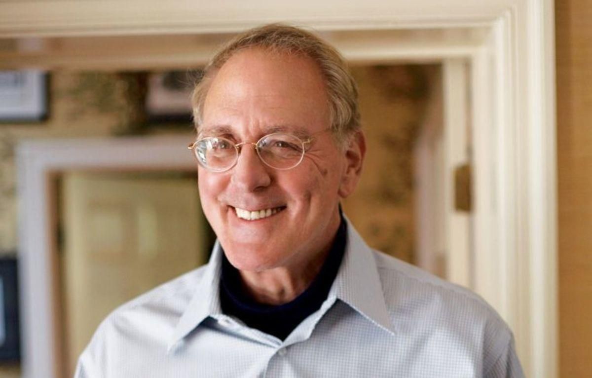 Умер писатель Уинстон Грум – автор романа " Форест Гамп" Умер писатель Уинстон Грум – автор романа " Форест Гамп"