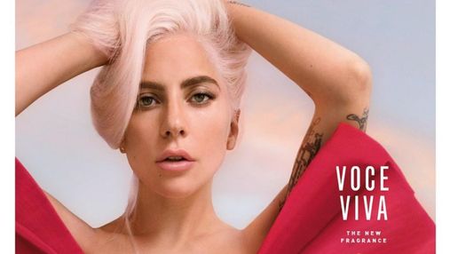 Леди Гага стала лицом аромата Valentino и исполнила Sine From Above: романтический ролик