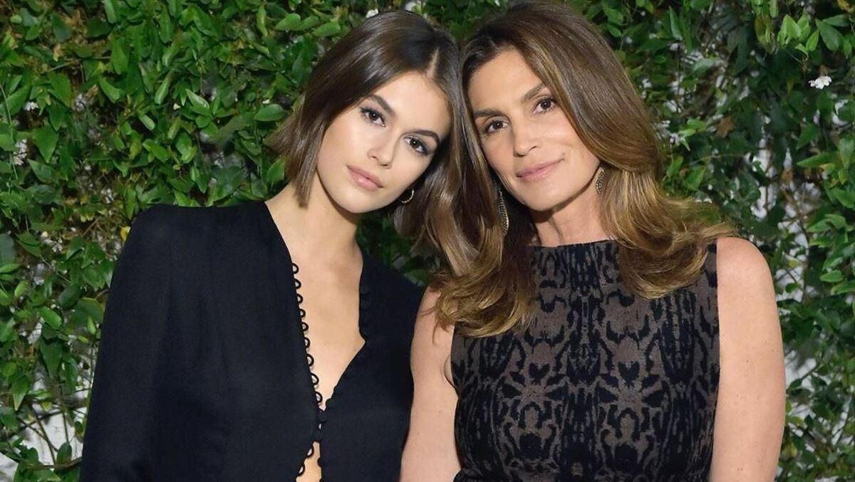 Кайя Гербер та Сінді Кроуфорд знялися в спільній фотосесії: миловидні фото Кайя Гербер та Сінді Кроуфорд знялися в спільній фотосесії: миловидні фото