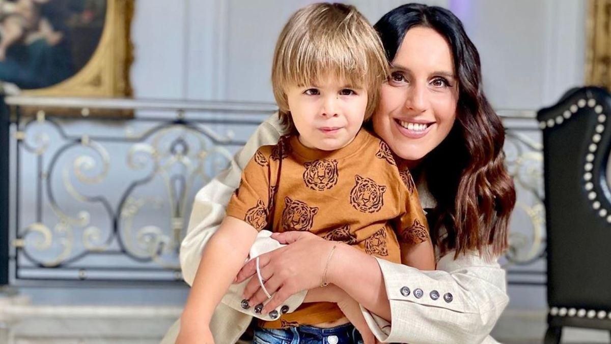 У дитячій кімнаті: Джамала поділилась сімейними фото та розповіла про материнство У дитячій кімнаті: Джамала поділилась сімейними фото та розповіла про материнство