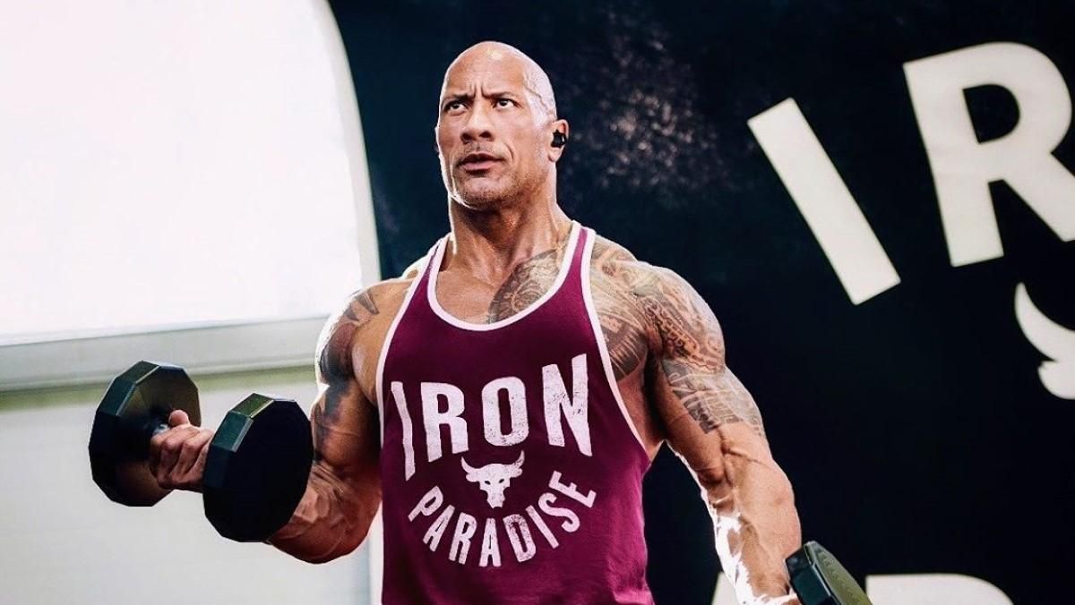 Двейн Джонсон вирвав залізні ворота, поспішаючи на зйомки: неймовірне фото Двейн Джонсон вирвав залізні ворота, поспішаючи на зйомки: неймовірне фото