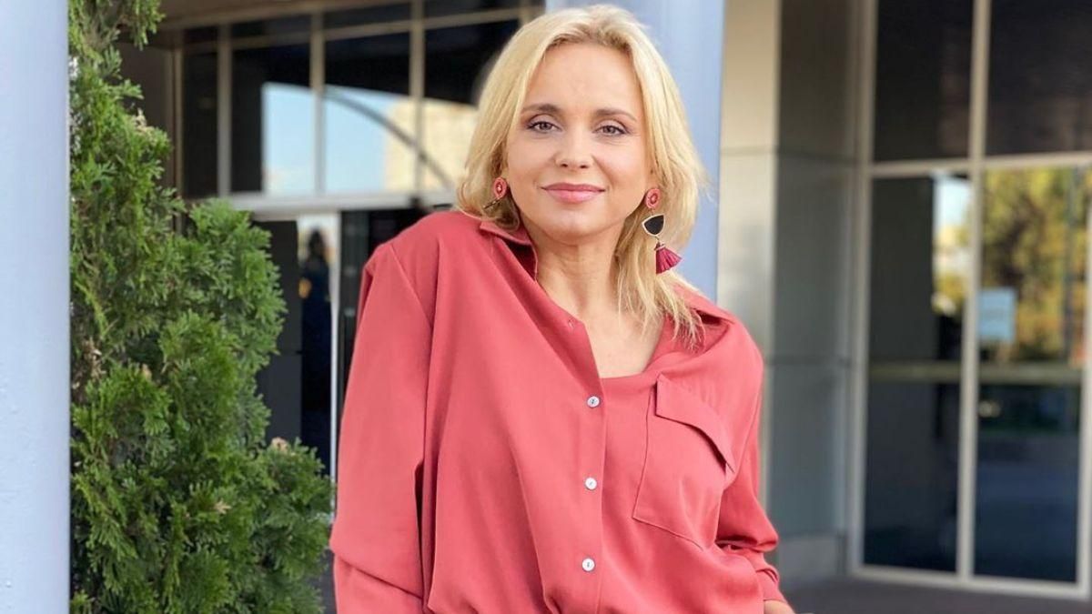 В бирюзовом костюме: Лилия Ребрик покорила красивым образом – фото В бирюзовом костюме: Лилия Ребрик покорила красивым образом – фото