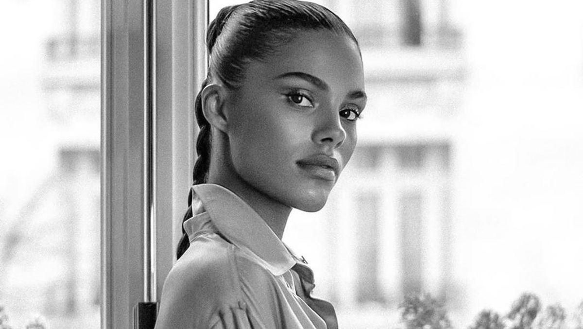 У кораловій сукні з розрізом: Тіна Кунакі показала розкішний образ – фото У кораловій сукні з розрізом: Тіна Кунакі показала розкішний образ – фото