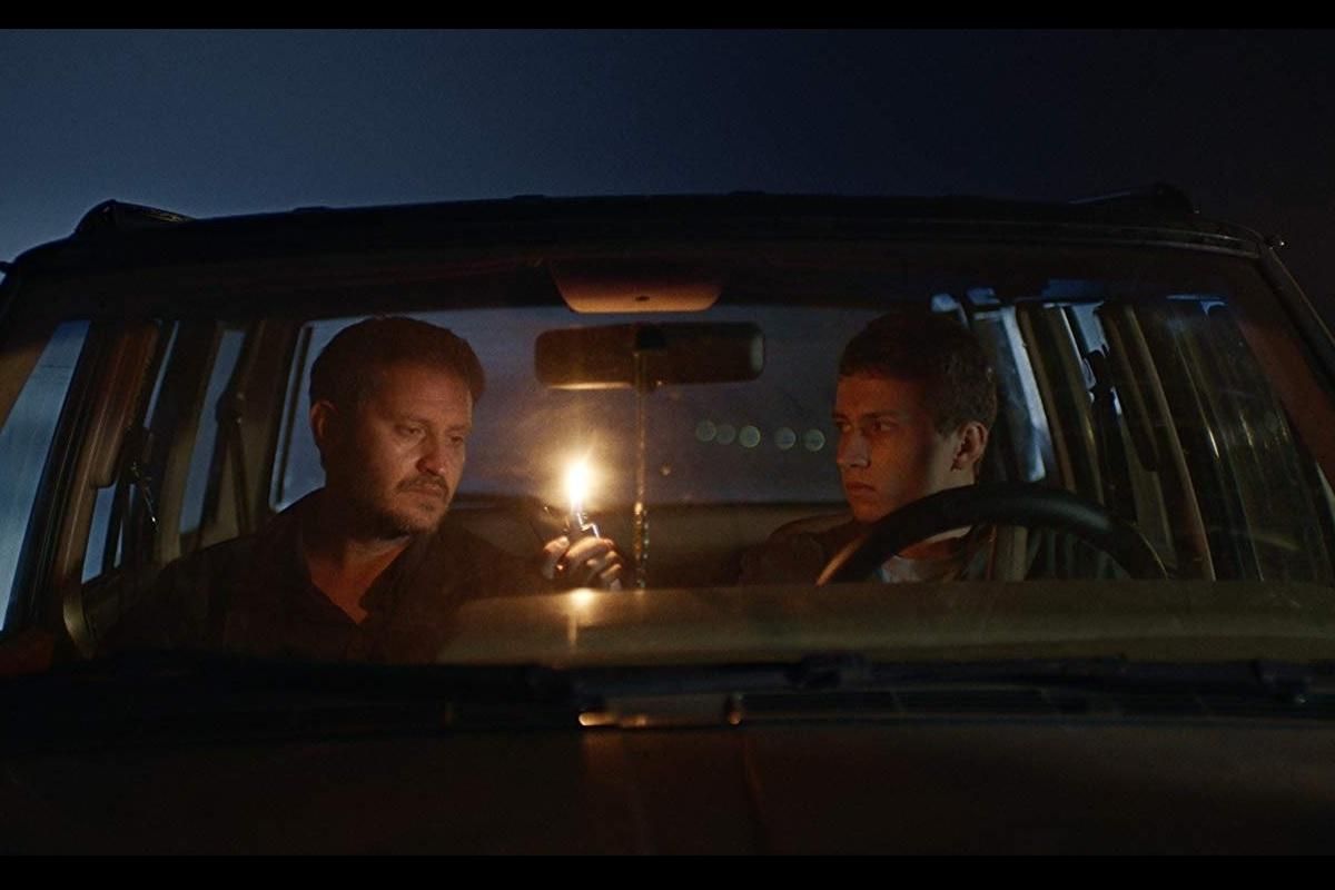 Активист партии " ЕС "организовал открытый показ фильма "Домой": режиссер возмущен Активист партии " ЕС "организовал открытый показ фильма "Домой": режиссер возмущен