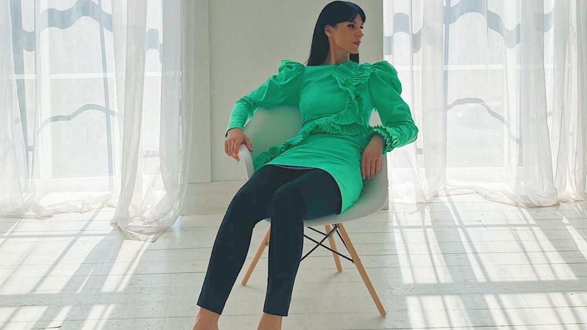 У прозорому бюстгальтері та костюмі: Маша Єфросиніна підкорила ефектним образом – фото У прозорому бюстгальтері та костюмі: Маша Єфросиніна підкорила ефектним образом – фото