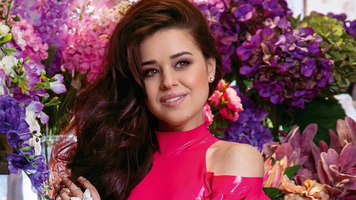 Меня нигде не видно: жена Дзидзьо призналась, почему много лет была в тени звездного мужа Меня нигде не видно: жена Дзидзьо призналась, почему много лет была в тени звездного мужа