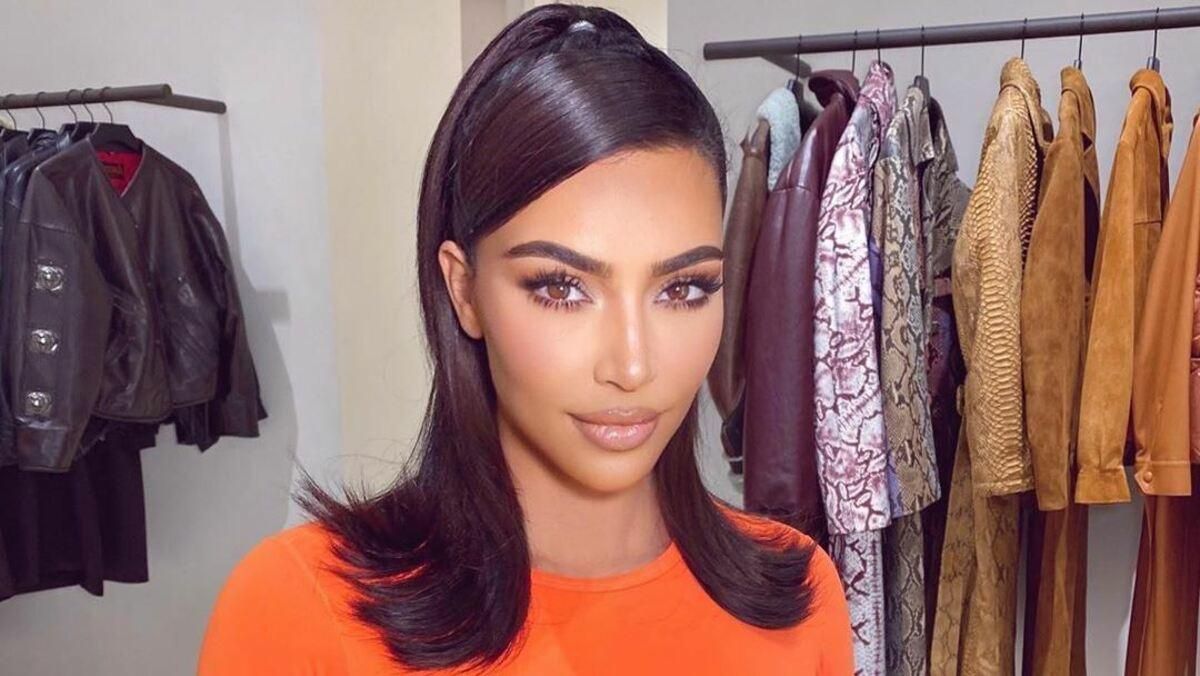 У светрі та велосипедках: Кім Кардашян вразила зухвалим образом – фото У светрі та велосипедках: Кім Кардашян вразила зухвалим образом – фото