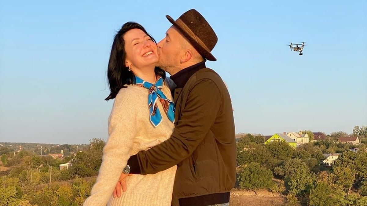 Романтика в воздухе: чета Бабкиных очаровала фотосессией на рассвете Романтика в воздухе: чета Бабкиных очаровала фотосессией на рассвете