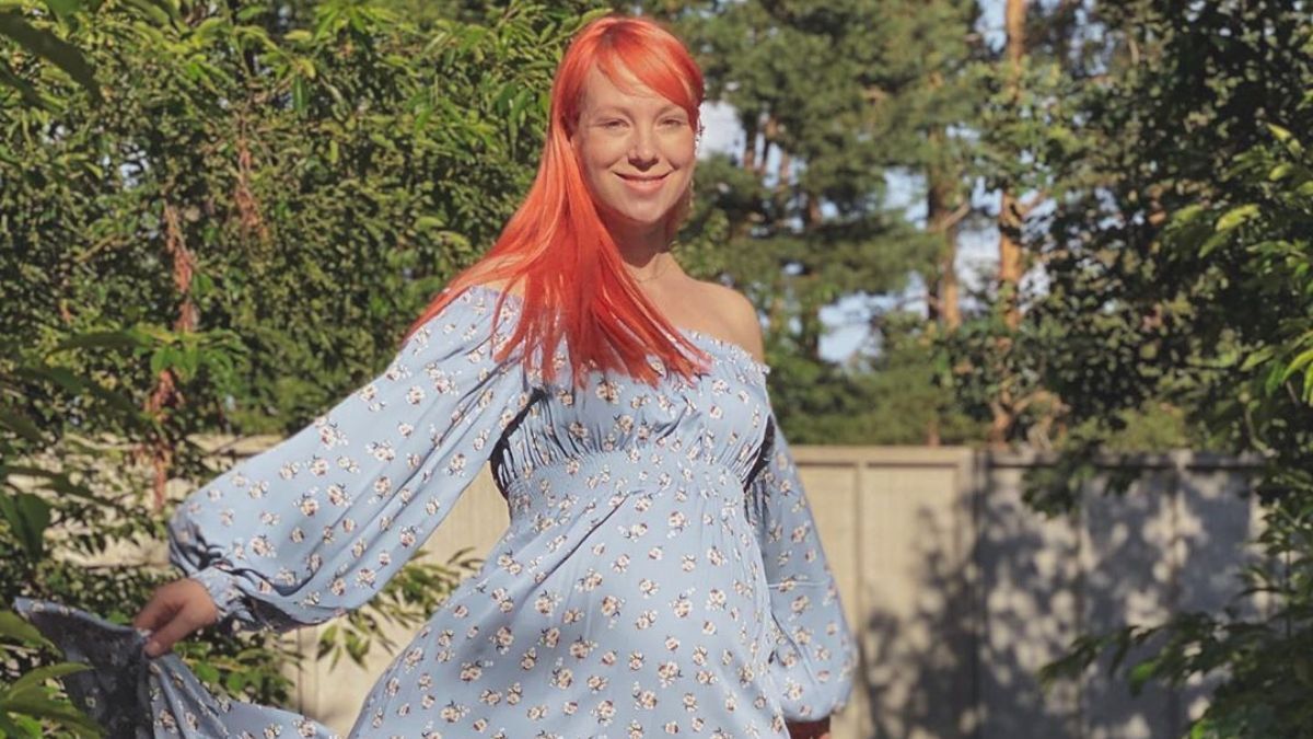 Светлана Тарабарова поделилась фото и видео из роддома и показала лицо дочери