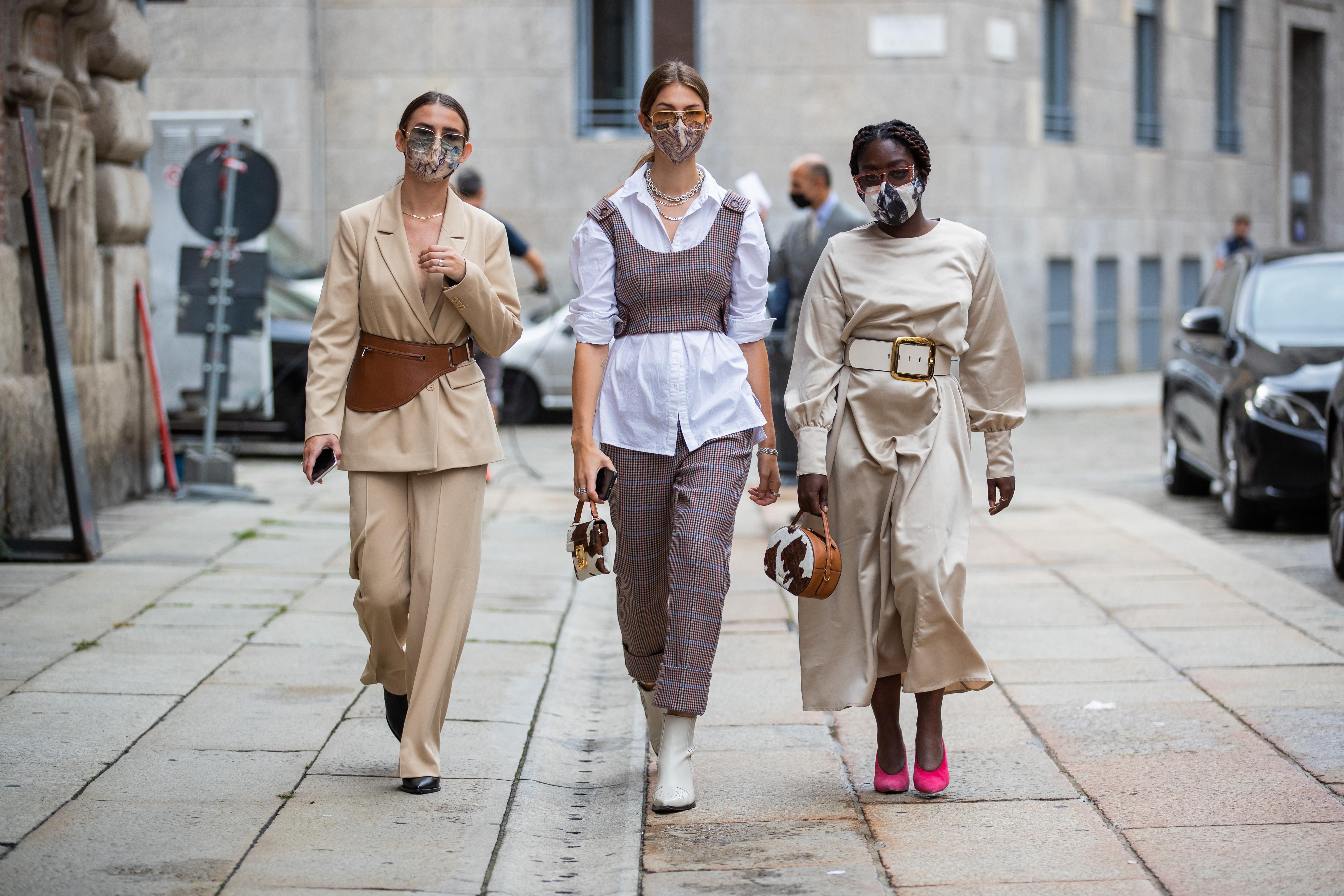 Фешн-карантин: які маски одягають гості Тижнів моди в Європі – фото Фешн-карантин: які маски одягають гості Тижнів моди в Європі – фото