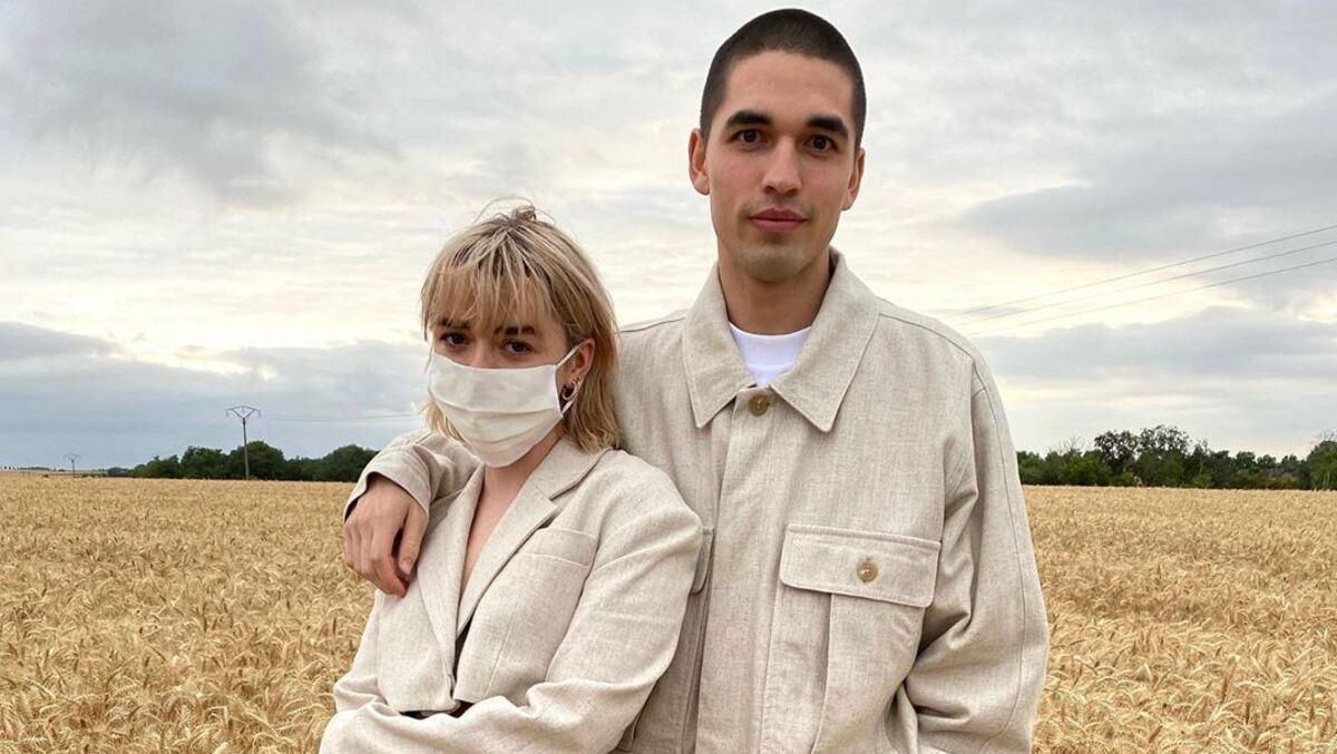 Зірка "Гри престолів" Мейсі Вільямс з'явилась на публіці з бойфрендом: фото Зірка "Гри престолів" Мейсі Вільямс з'явилась на публіці з бойфрендом: фото