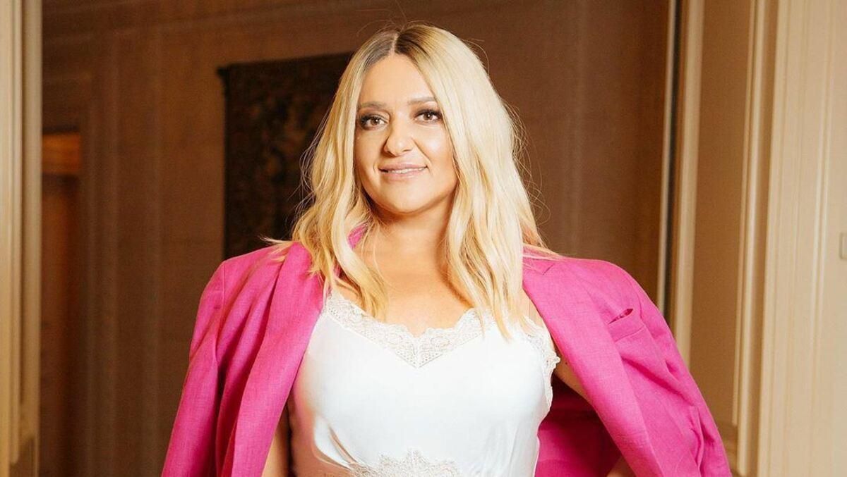 Наталья Могилевская поразила осенним образом в белом наряде: фото Наталья Могилевская поразила осенним образом в белом наряде: фото