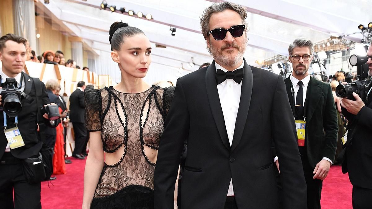 Звезда "Джокера" Хоакин Феникс впервые стал отцом: пол и имя ребенка Звезда "Джокера" Хоакин Феникс впервые стал отцом: пол и имя ребенка