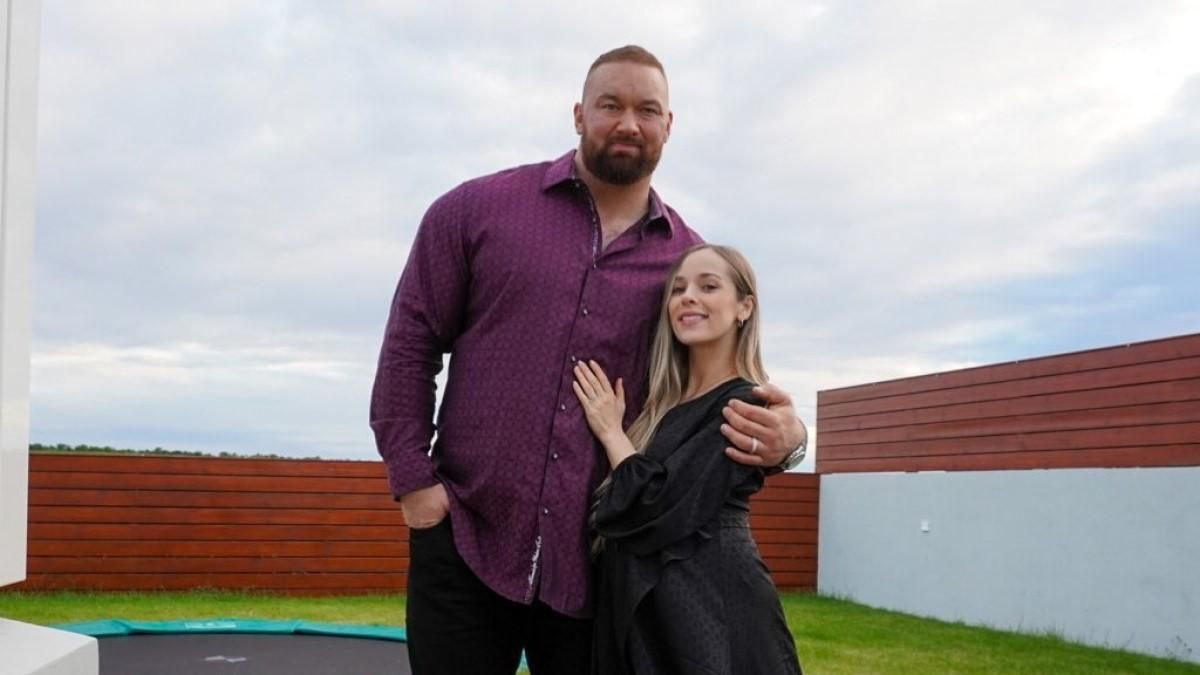 В актора "Гри престолів" Гафтора Бйорнссона народилась друга дитина: чуттєві фото В актора "Гри престолів" Гафтора Бйорнссона народилась друга дитина: чуттєві фото