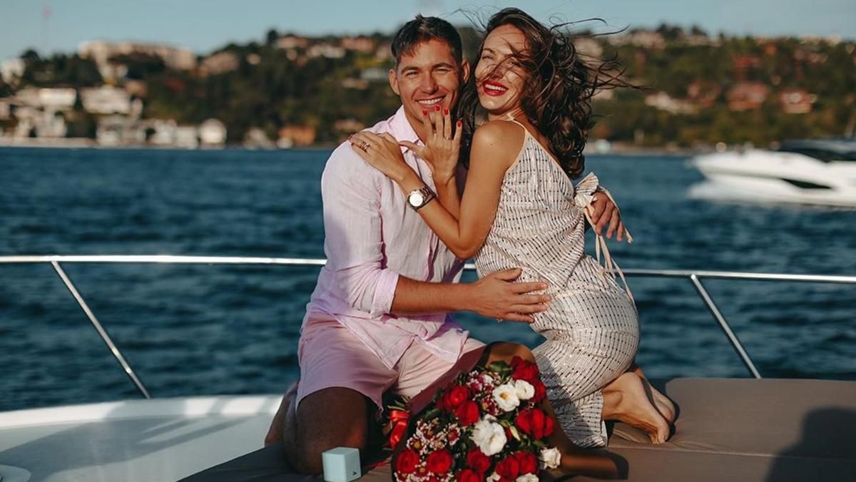 Владимир Остапчук объявил новую дату свадьбы с Кристиной Горняк Владимир Остапчук объявил новую дату свадьбы с Кристиной Горняк