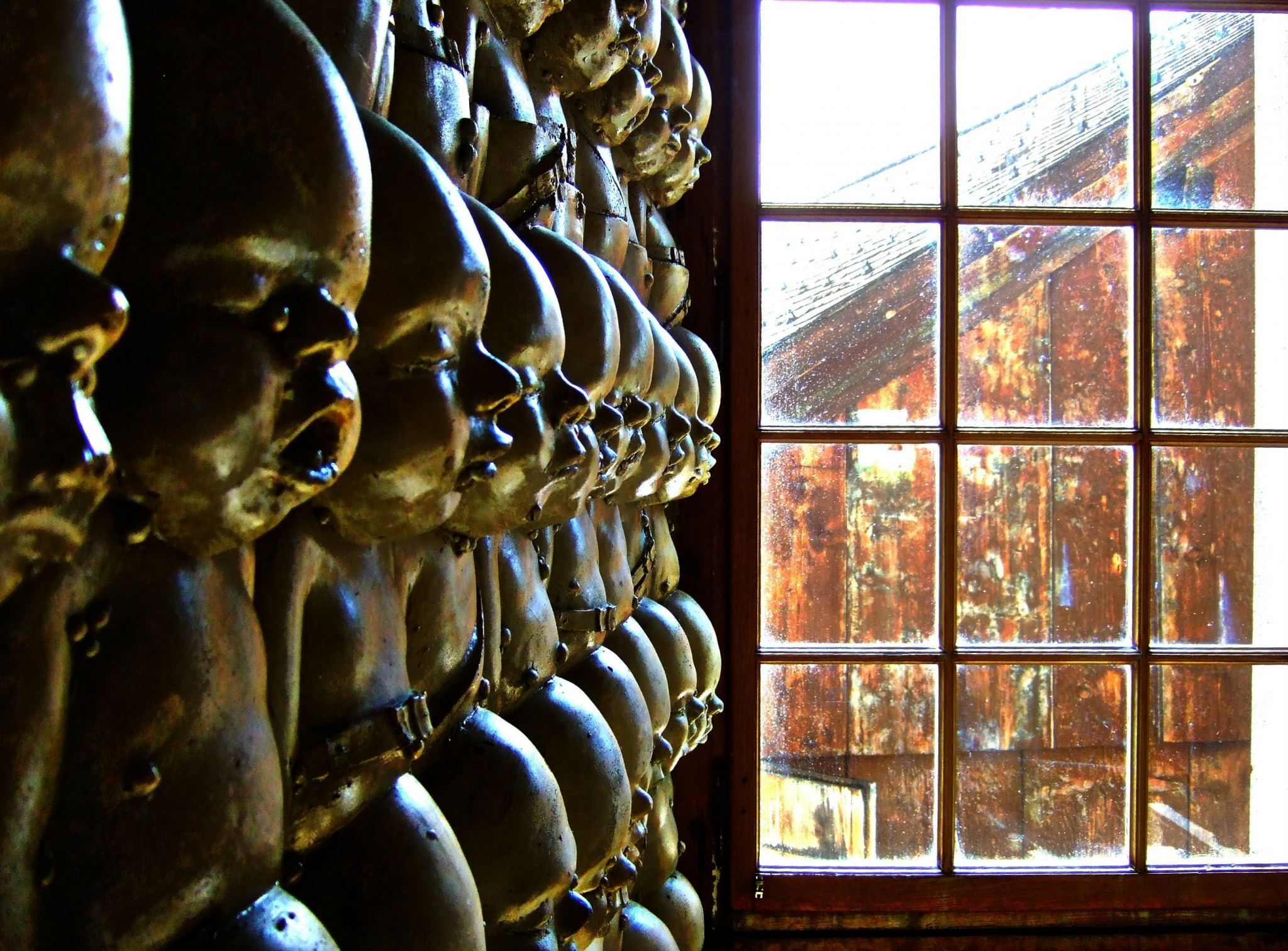 Человеческие скелеты и Чужой: фото интерьера самых жутких баров в мире Человеческие скелеты и Чужой: фото интерьера самых жутких баров в мире