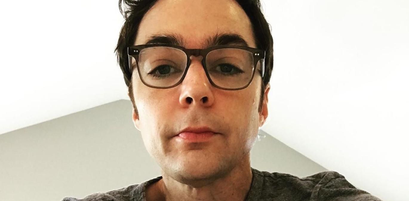 Звезда "Теории большого взрыва" Джим Парсонс заявил, что болел коронавирусом в начале пандемии Звезда "Теории большого взрыва" Джим Парсонс заявил, что болел коронавирусом в начале пандемии