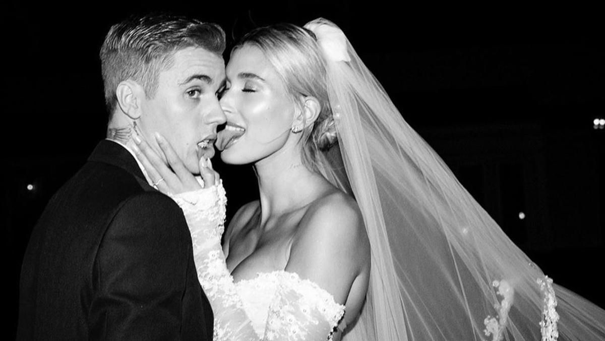 Джастін Бібер зворушливо привітав кохану з першою річницею весілля: чарівні фото Джастін Бібер зворушливо привітав кохану з першою річницею весілля: чарівні фото