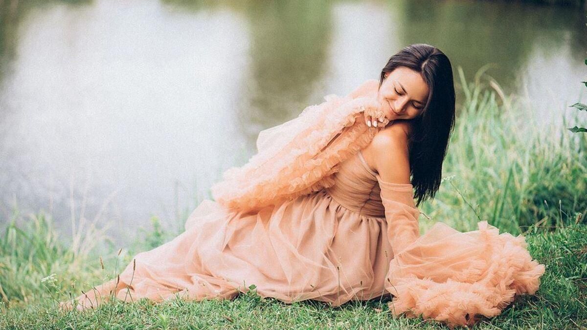 Илона Гвоздева показала нежный образ и рассказала, как привести тело в форму после родов Илона Гвоздева показала нежный образ и рассказала, как привести тело в форму после родов