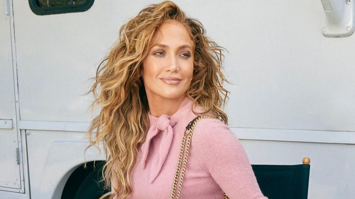 У короткому топі та з довгим волоссям: Дженніфер Лопес вразила бездоганним образом – фото У короткому топі та з довгим волоссям: Дженніфер Лопес вразила бездоганним образом – фото