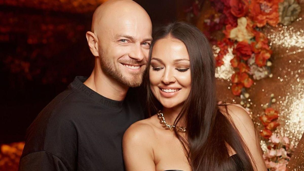 Влад Яма очаровал сеть чувственными фото с женой Влад Яма очаровал сеть чувственными фото с женой