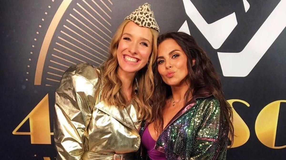 Катя Осадчая поделилась ярким фото, где позирует с Настей Каменских Катя Осадчая поделилась ярким фото, где позирует с Настей Каменских